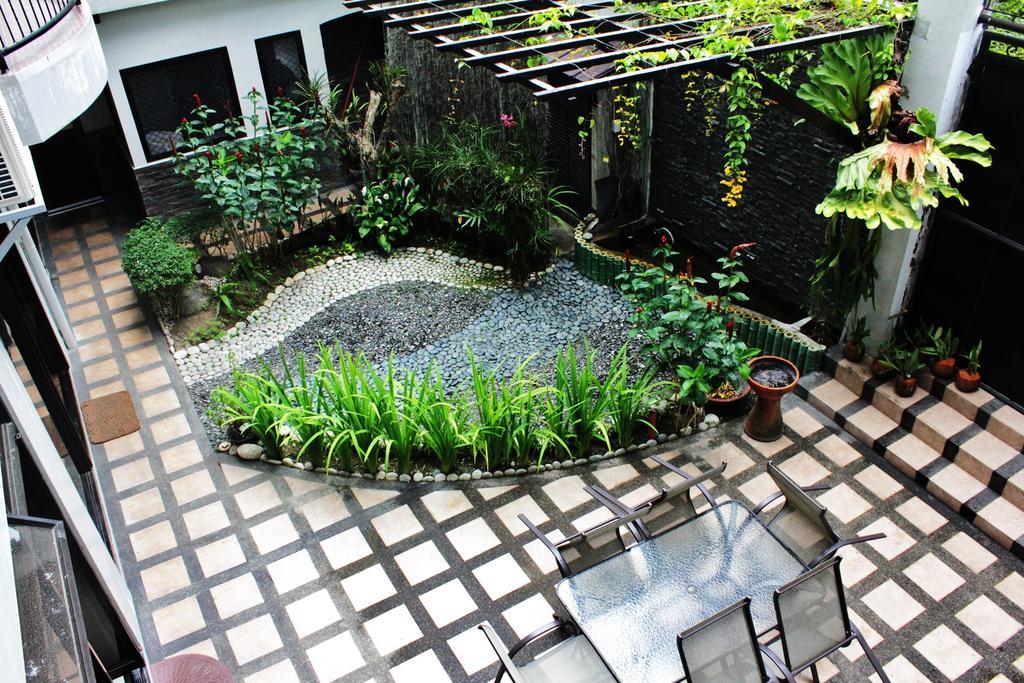 Peridot Suites Davao Stadt Exterior foto